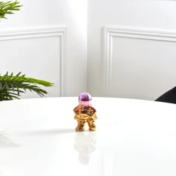 Figurka dekoracyjna Astronauta różowy