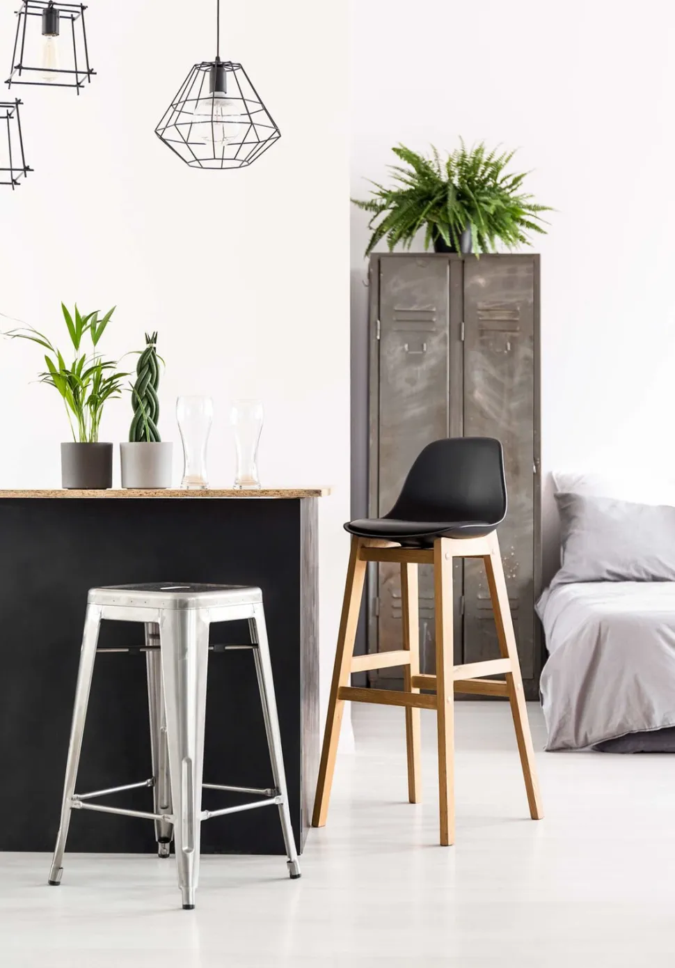 Hoker Paris 75cm. czarny insp. Tolix