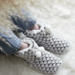 Kapcie/ bambosze z pomponami rozmiar 36-41 szare