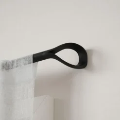 Karnisz Loop 107-305 cm czarny