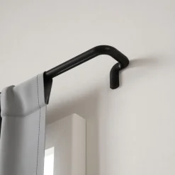 Karnisz Twilight 168-366cm czarny do zasłon zaciemniających