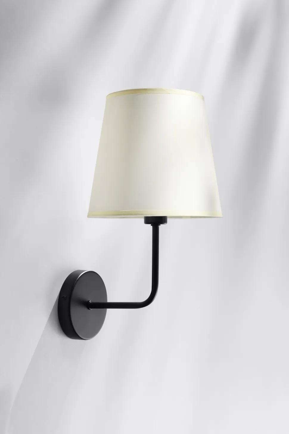 Kinkiet Pasteri lampa czarny matowy 1x40W E14 abażur beżowy