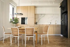 Krzesło Antonio białe z tworzywa