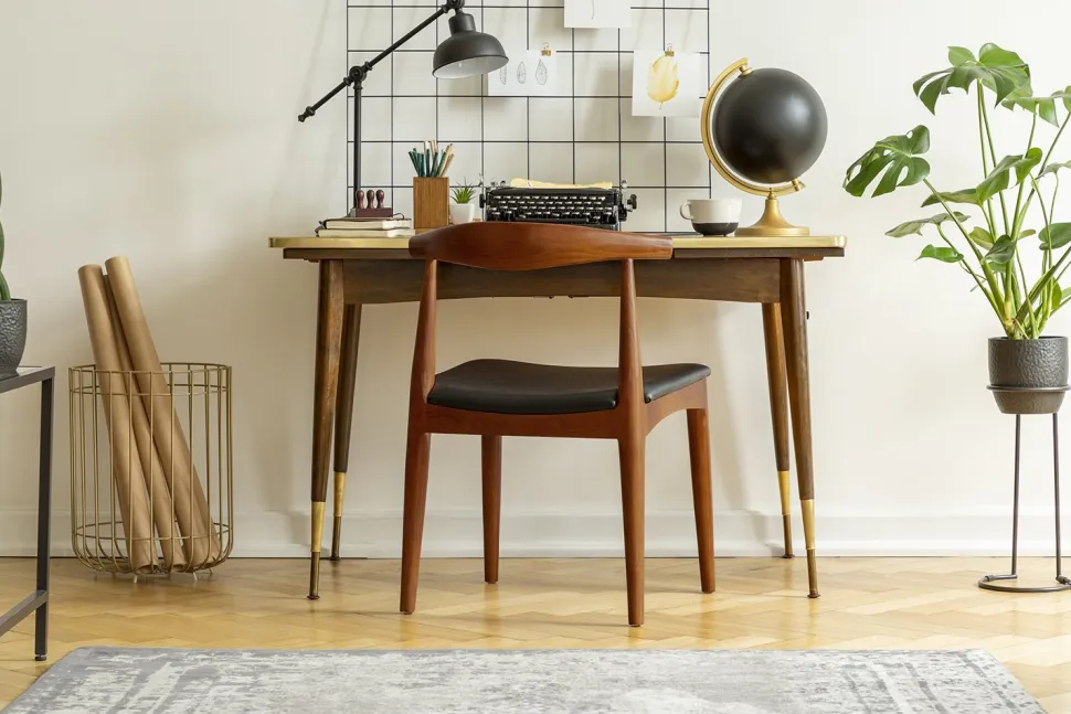 Krzesło Codo inspirowane Elbow Chair brązowy/czarny drewniane