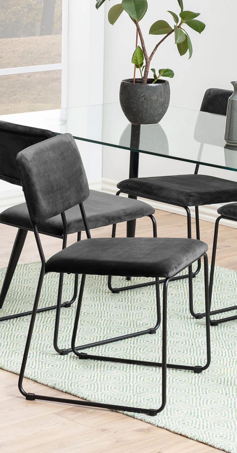 Krzesło Cornelia VIC Navy Blue tapicerowane