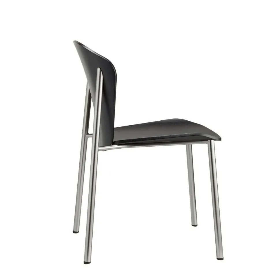 Krzesło Finn bejcowane czarne nikiel drewniane