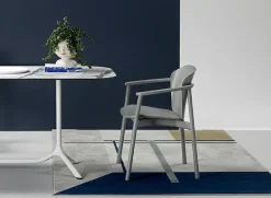 Krzesło Finn z podłokietnikami akwamaryn drewniane