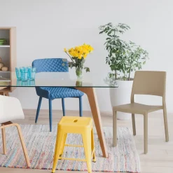 Krzesło Kate beżowe z tworzywa