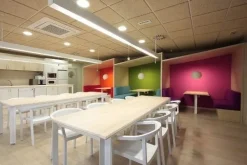 Krzesło Peach białe z tworzywa