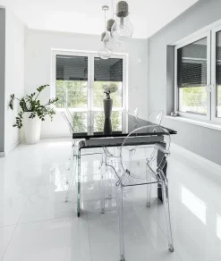 Krzesło Royal inspirowane Louis Ghost transparentne