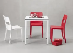 Krzesło Sai niebieskie ciemne z tworzywa