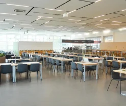 Krzesło Skin 4 czarne podstawa czarna z tworzywa