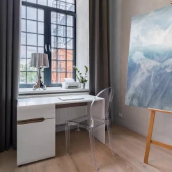 Krzesło Viki inspirowane Victoria Ghost dymiony z tworzywa