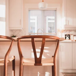 Krzesło Wicker Color naturalny/ciemny brązowy inspirowane Wishbone