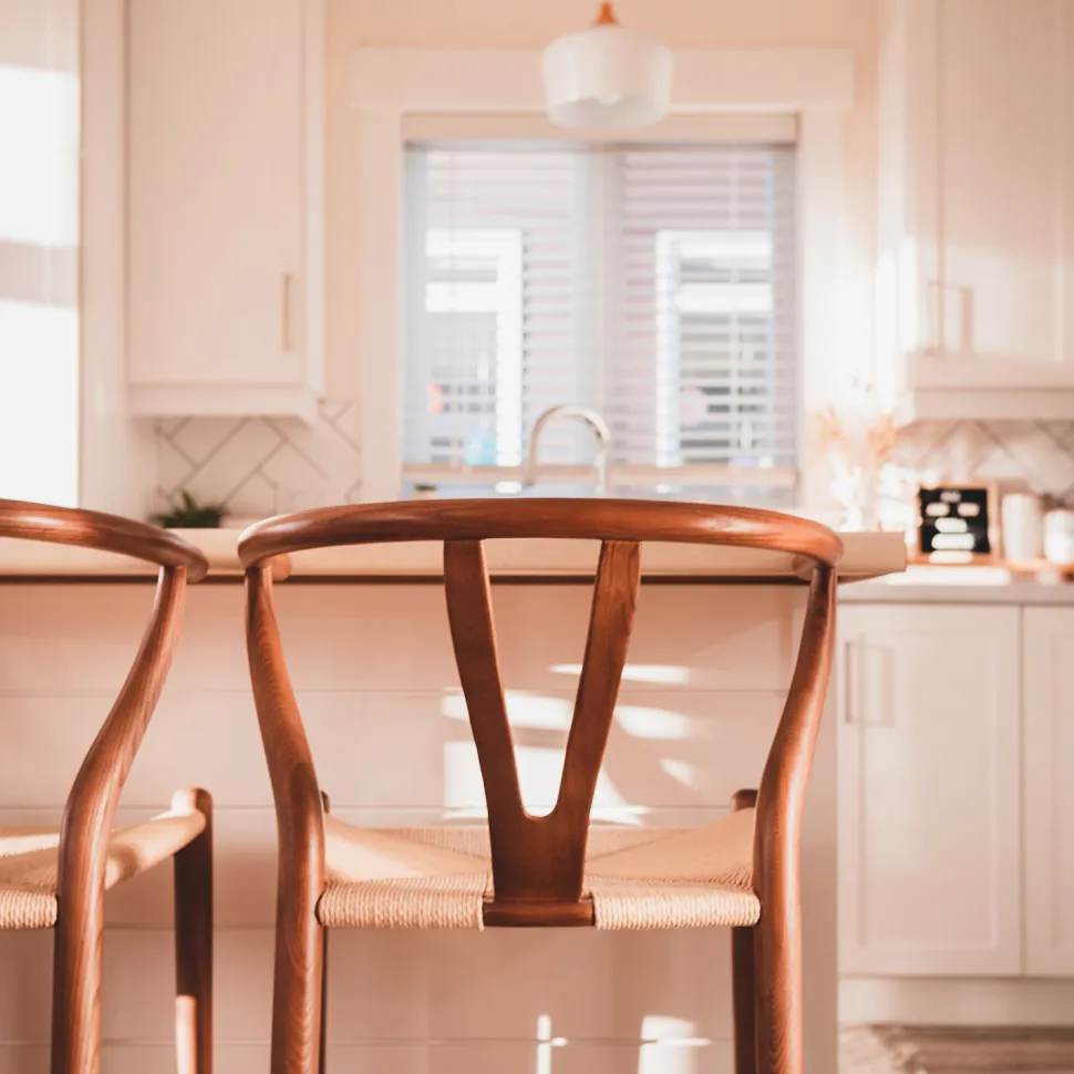 Krzesło Wicker Color naturalny/ciemny brązowy inspirowane Wishbone