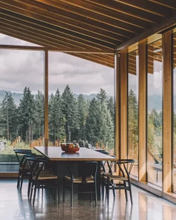 Krzesło Wicker Color naturalne/czarne inspirowane Wishbone