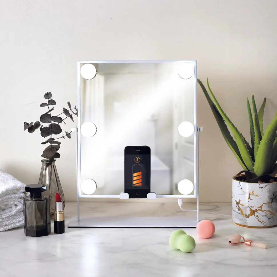 Lustro LED z głośnikiem i ładowarką