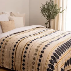 Narzuta na łóżko Ilabay 240x260 cm        beżowa