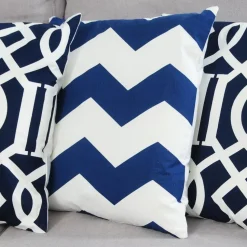 Poduszka Chevron 40x40cm biały/granatowy