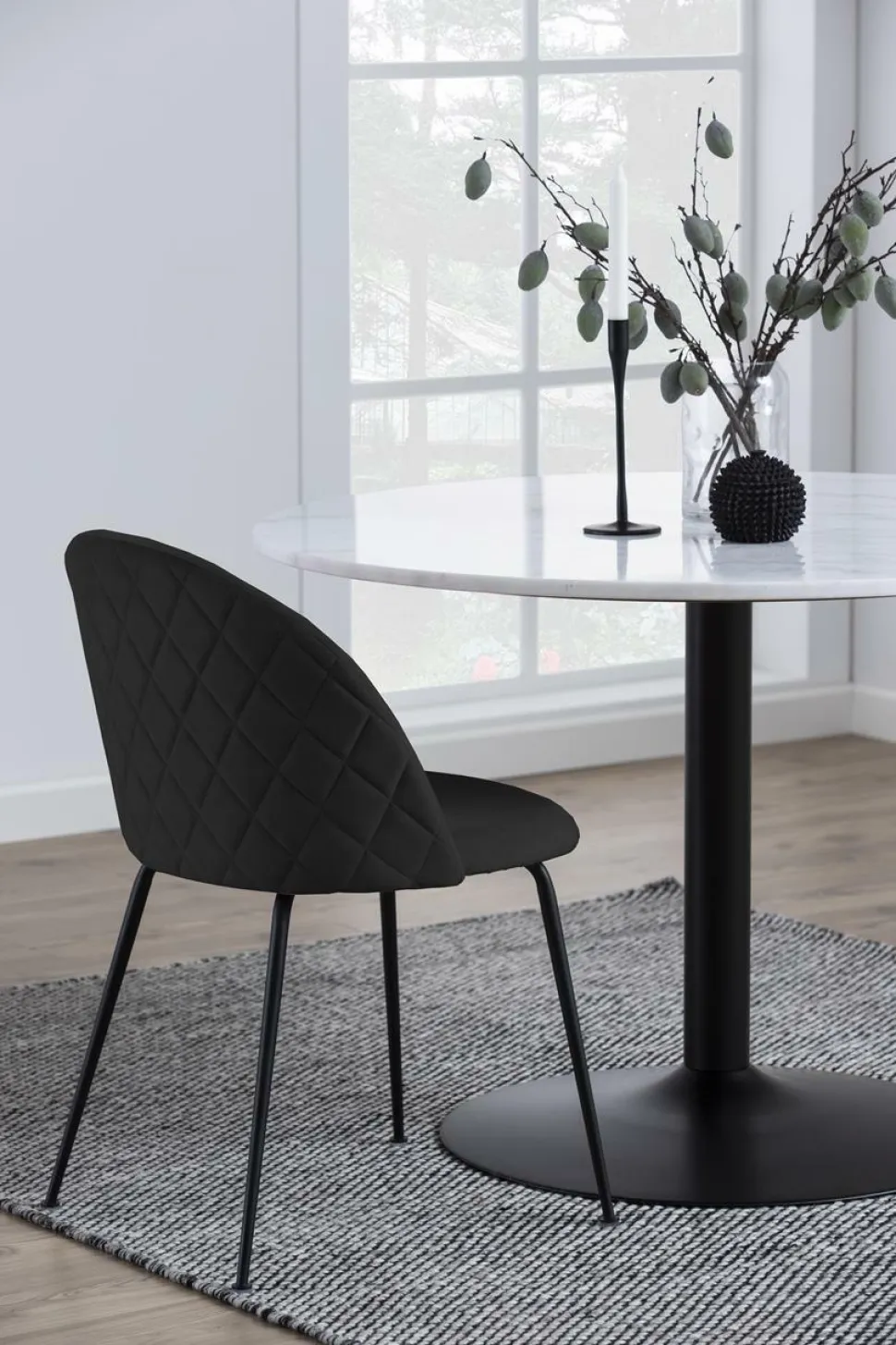 Stół Tarifa biały marmur czarna podstawa okrągły