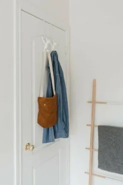 Wieszak na drzwi Buddy biały