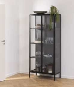 Witryna Newcastle wysoka czarna